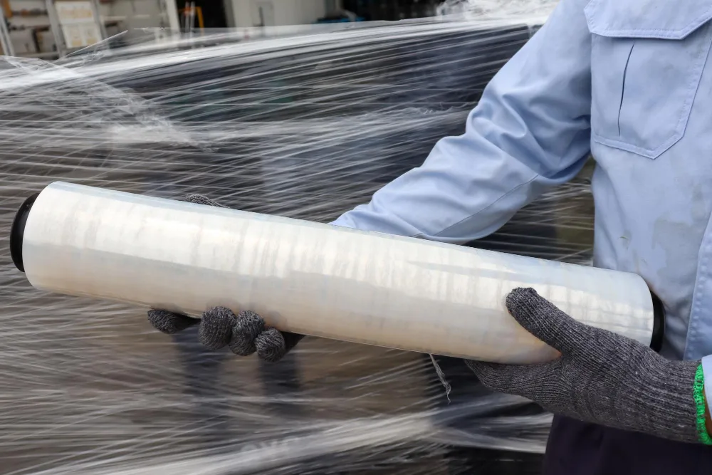 FILME STRETCH, STRETCH FILM, FILME PARA EMPACOTAMENTO, FILME PARA PALETIZAÇÃO, FILME DE EMBALAR, FILME ESTICÁVEL, FILME INDUSTRIAL, FILME TRANSPARENTE, EMBALAGEM STRETCH, ROLO DE FILME STRETCH, FITA ADESIVA, FITA ADESIVA TRANSPARENTE, FITA ADESIVA MARROM, FITA ADESIVA PARA EMBALAGEM, FITA ADESIVA INDUSTRIAL, FITA ACRÍLICA, FITA HOTMELT, FITA DE EMPACOTAMENTO, FITA DE FECHAMENTO, FITA DE ALTA ADERÊNCIA.